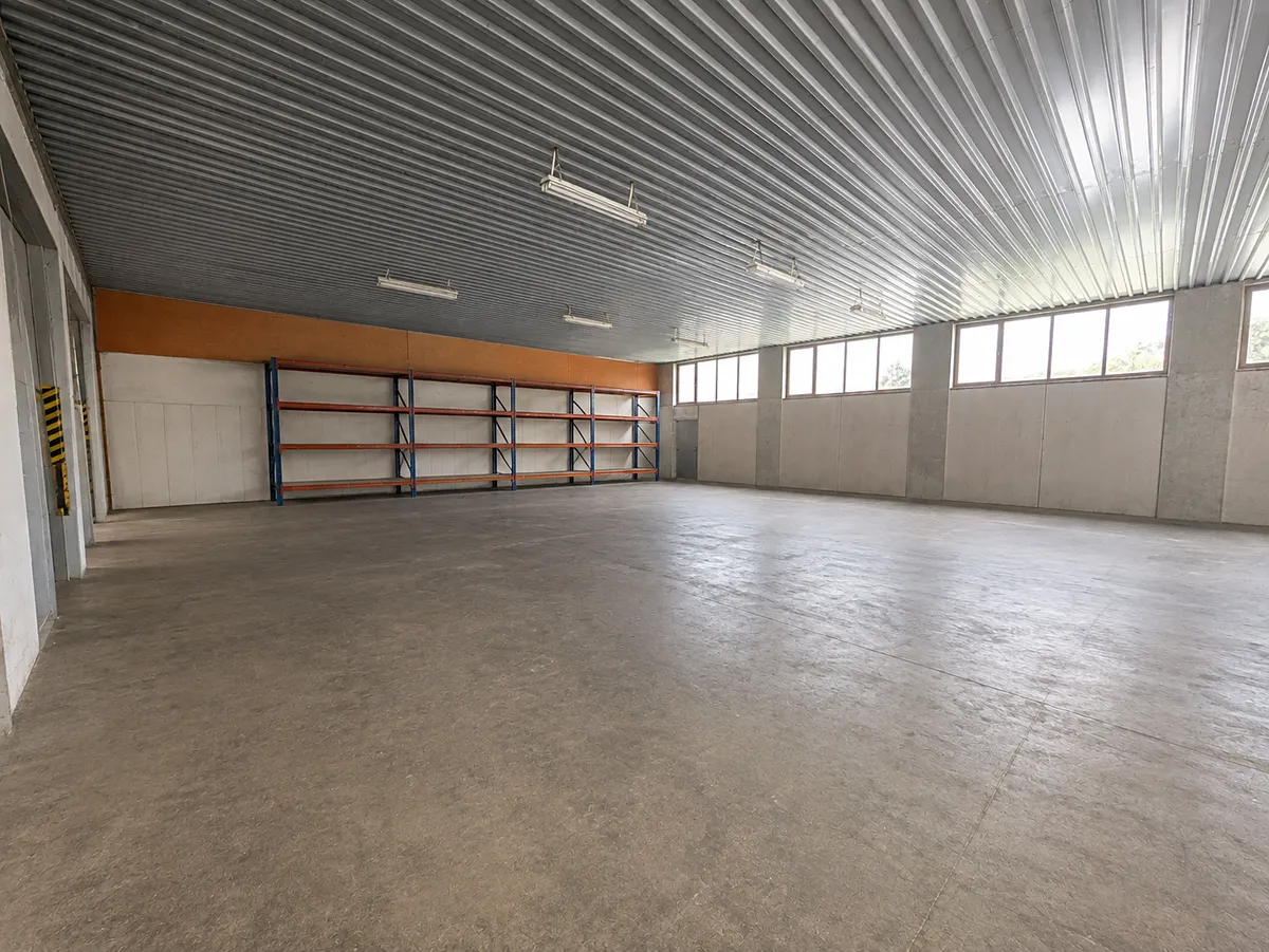 Pronájem skladového prostoru 600 m²